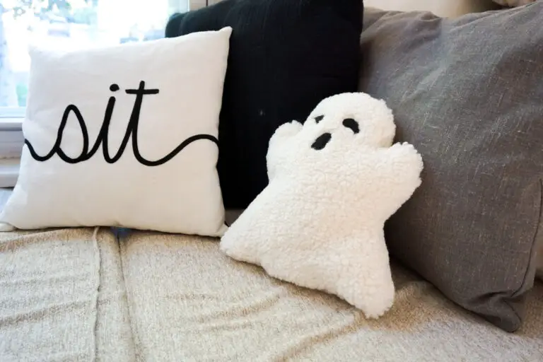 Free Sherpa Ghost Pillow Pattern: DIY Halloween Decor